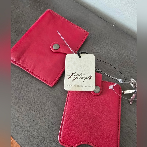 NWT Free People All You Need Cardholder with Bonus Ring 💍♥️💍♥️💍♥️💍♥️💍♥️ - Picture 3 of 8